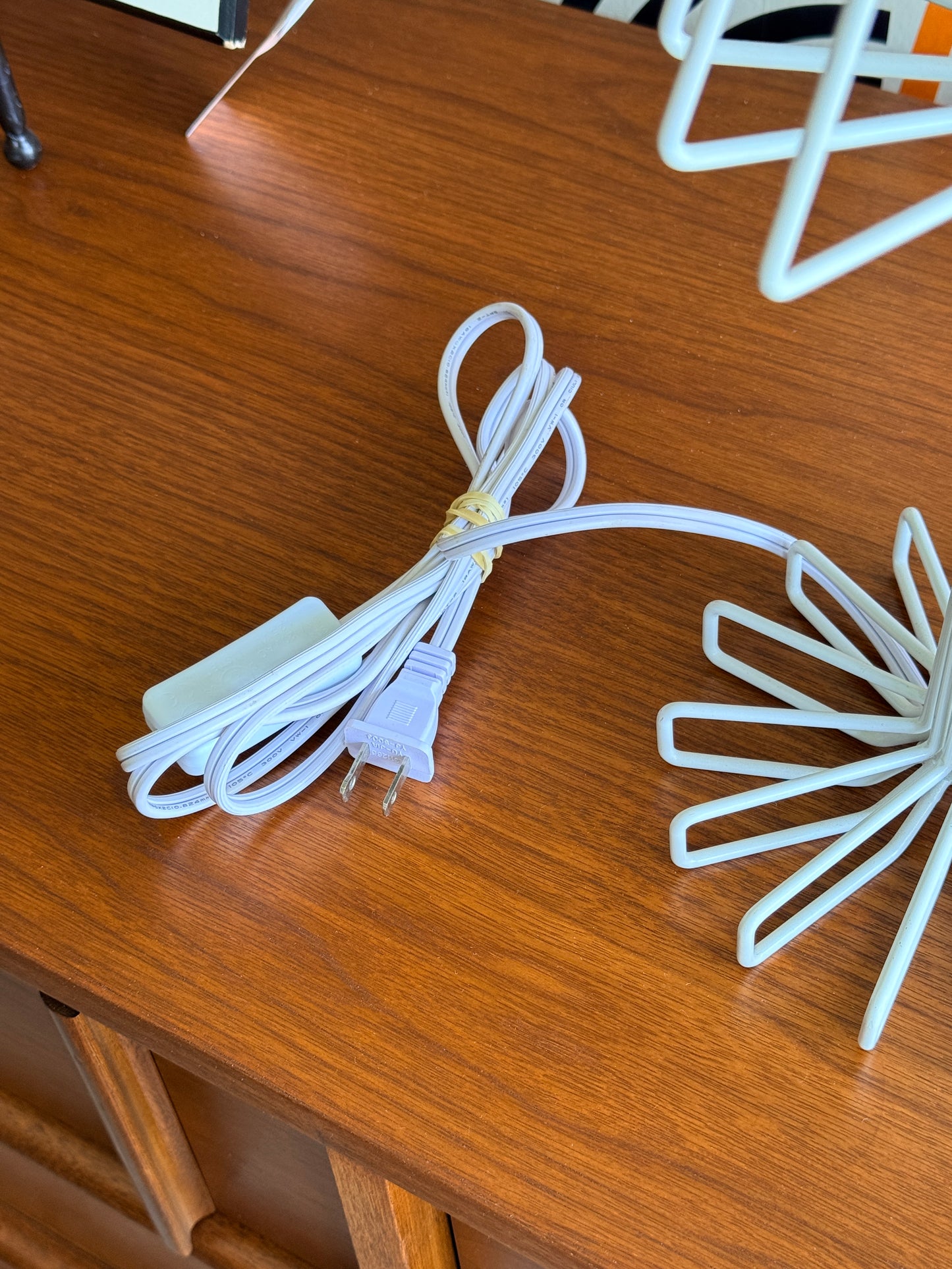 Post Modern White Wire Table Lamp