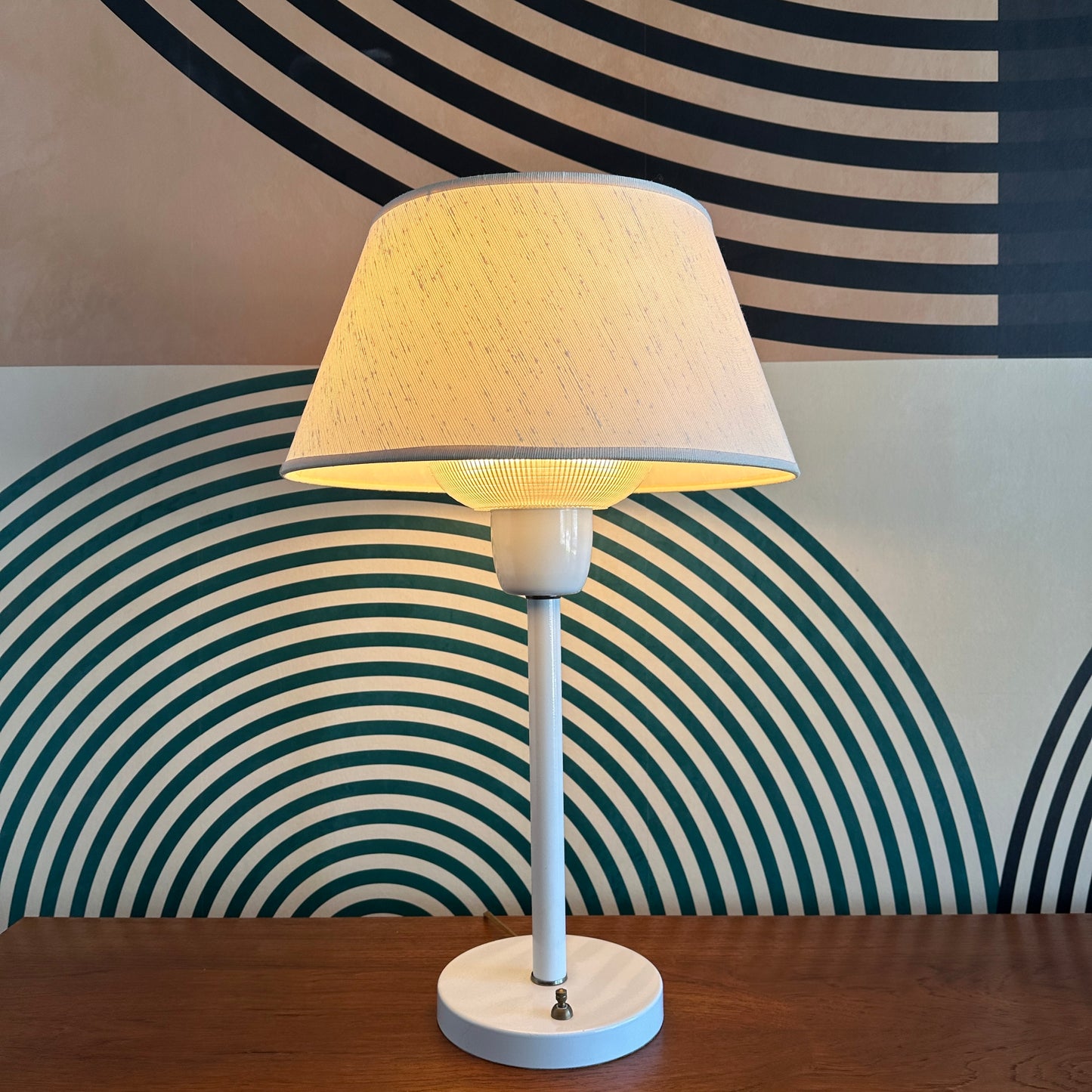 Vintage MCM White Table Lamp