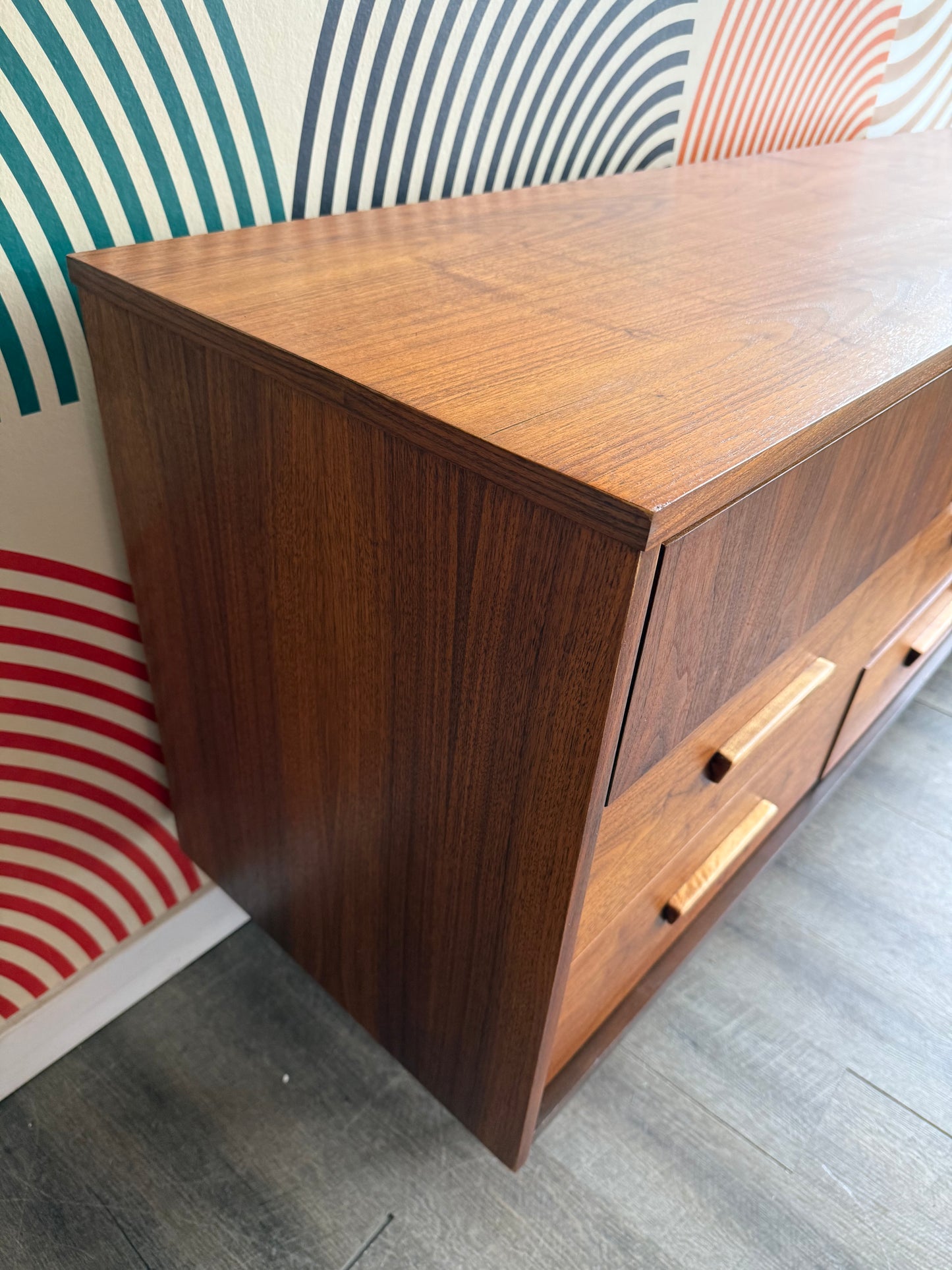 Vintage Vic-Art 9 Drawer Dresser