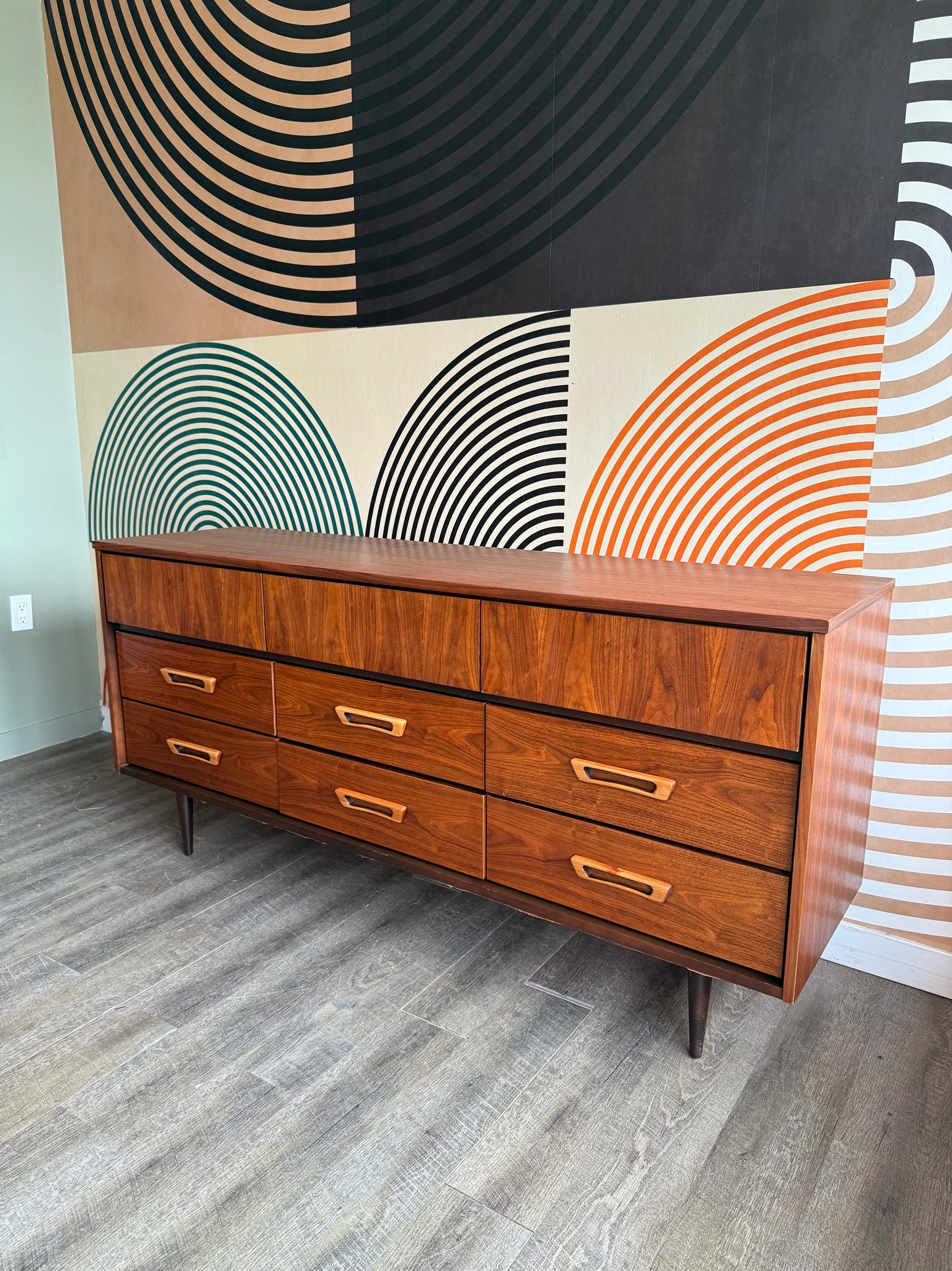 Vintage Vic-Art 9 Drawer Dresser
