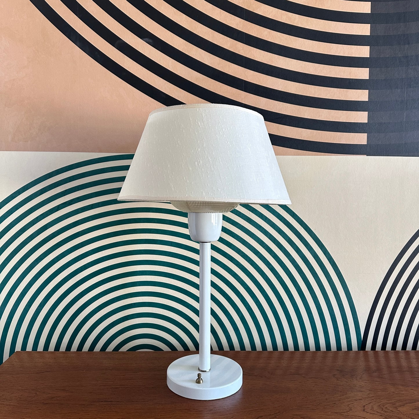 Vintage MCM White Table Lamp