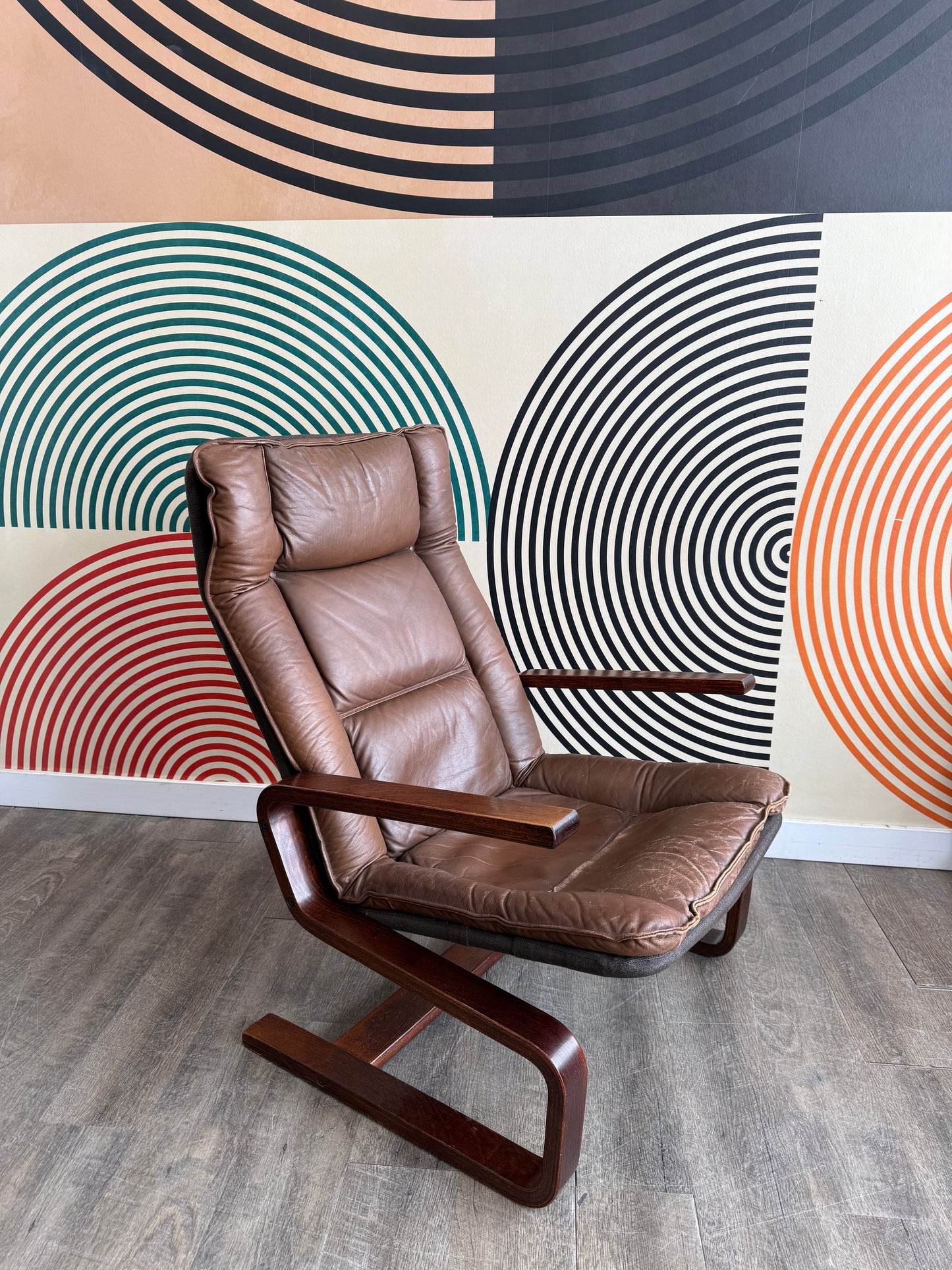 Vintage Westnofa Cantilever Lounge Chair
