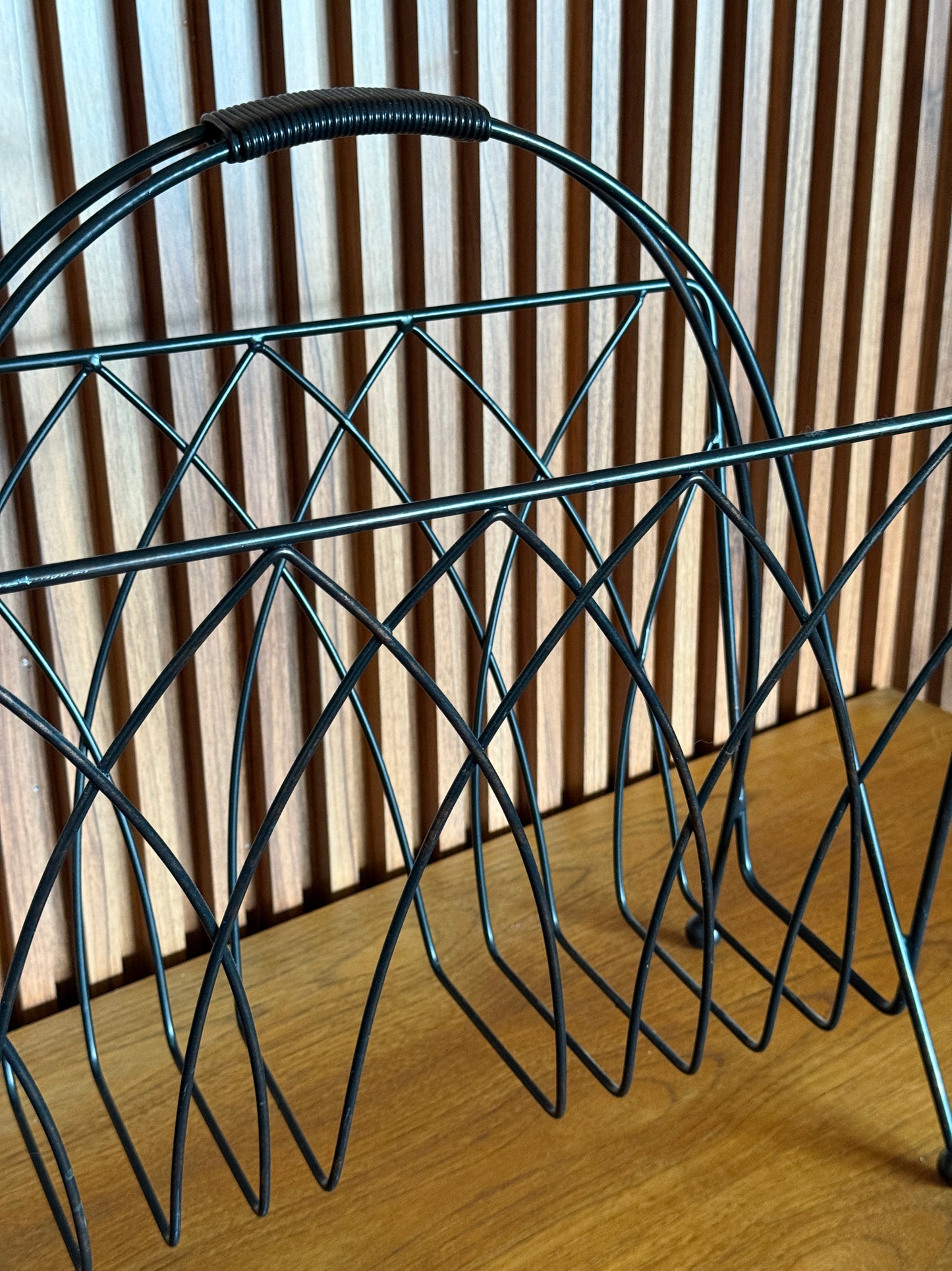 Vintage MCM Metal Magazine Rack