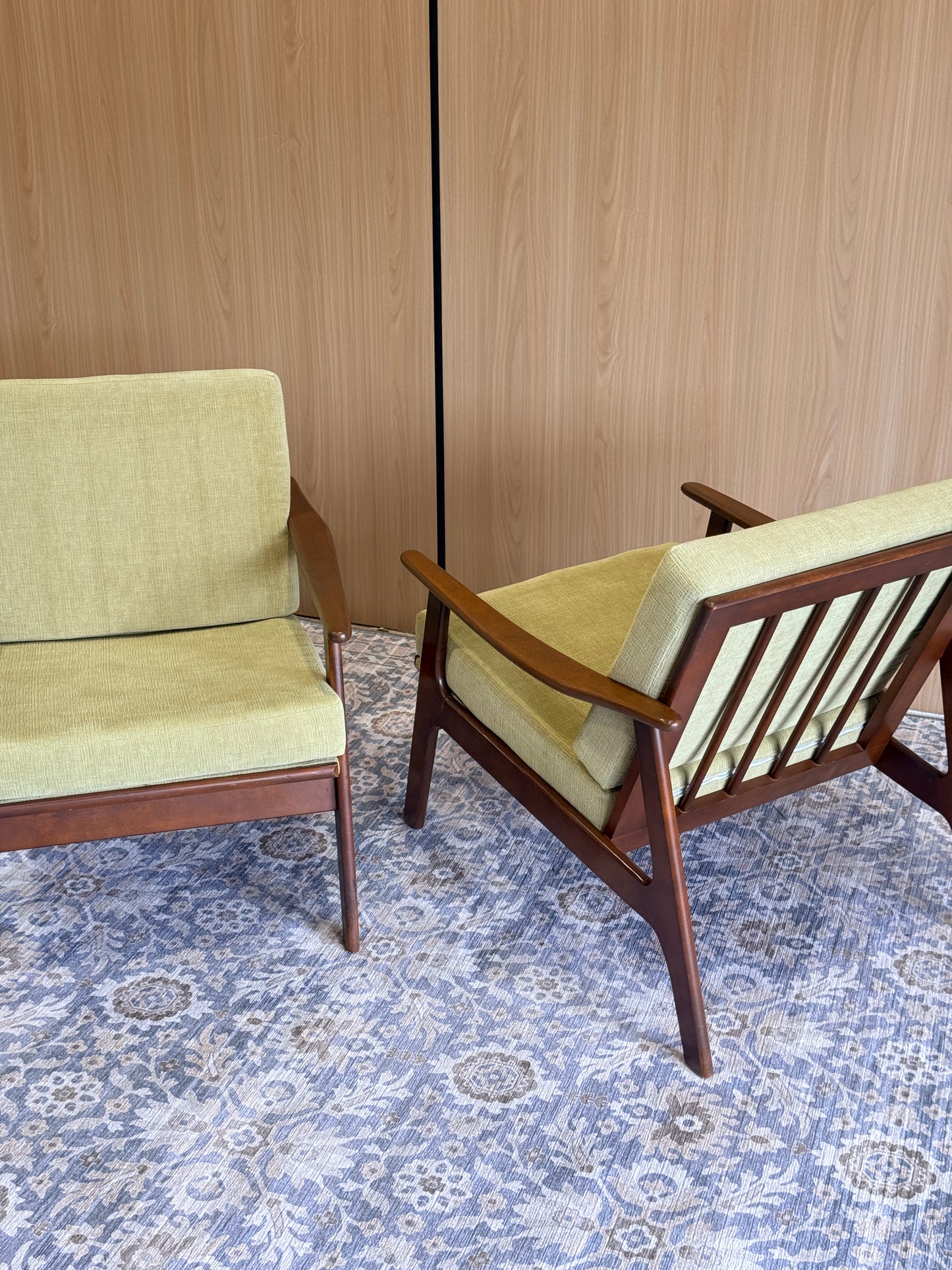 Vintage Midcentury Modern Walnut Lounge Chair