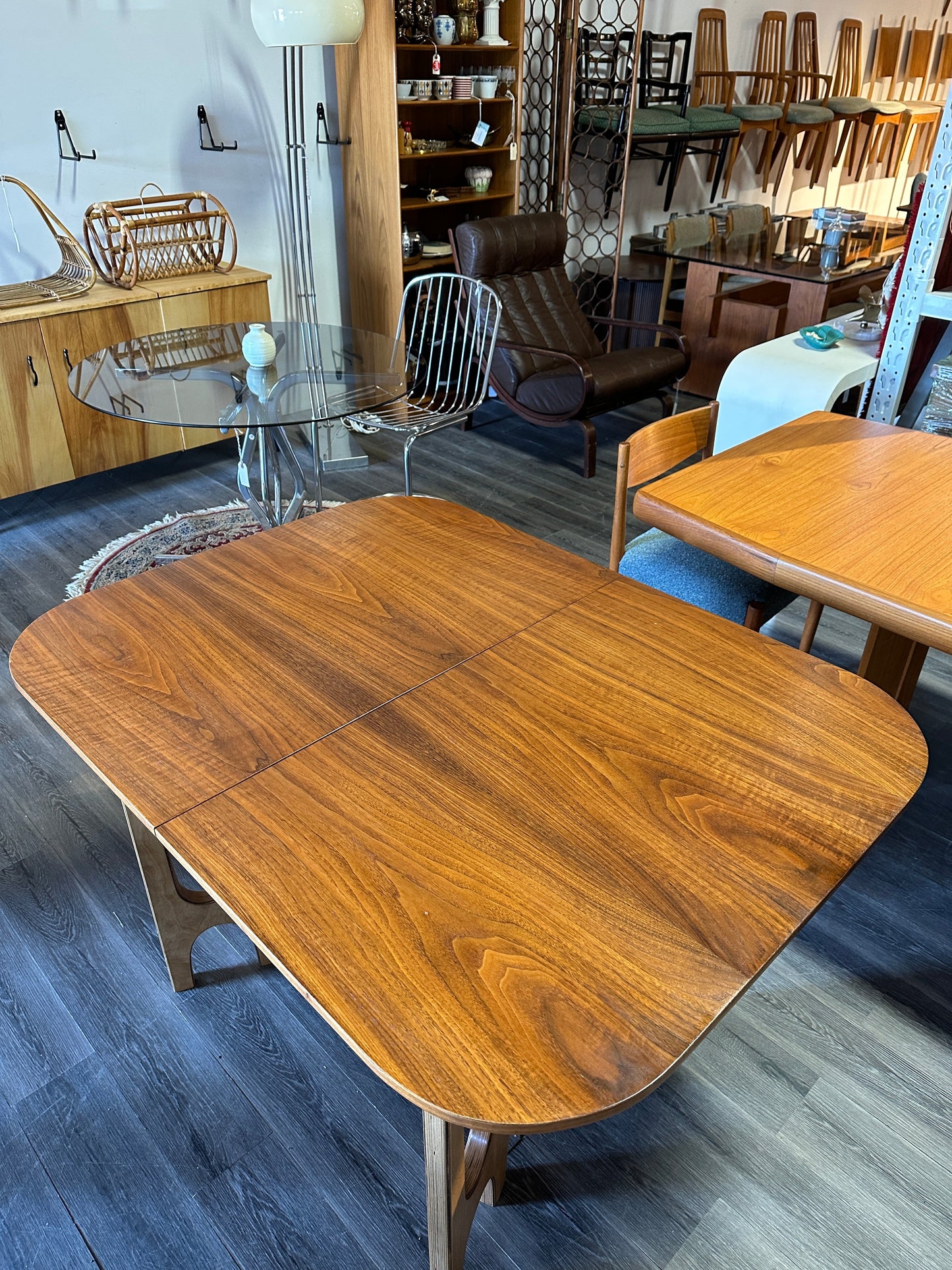 Walter Wabash Walnut Dining Table(No Leaf)