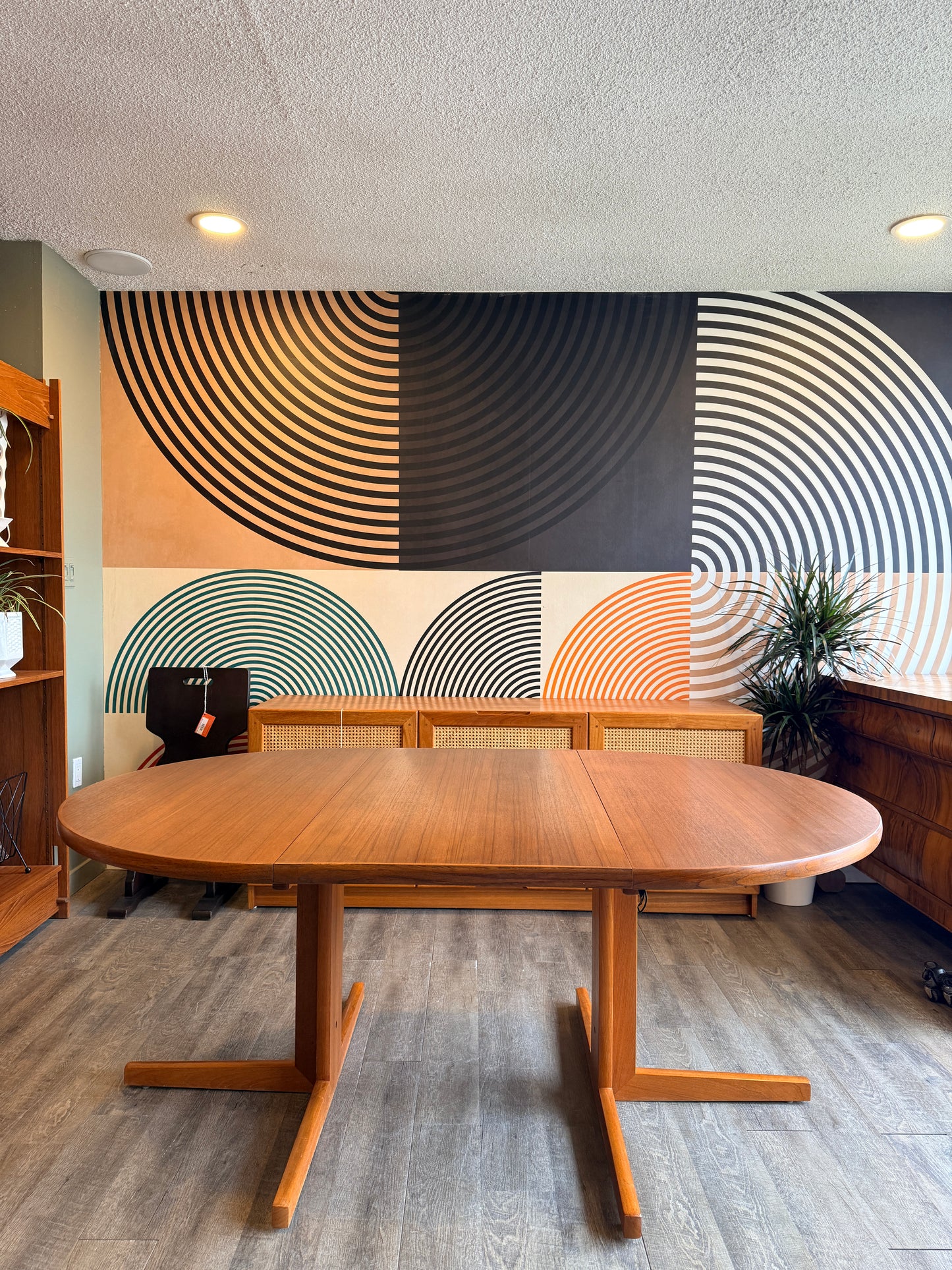 Extendable Round Teak Dining Table by H.Sigh and Sons Mobelfabrik with 2 Leaves