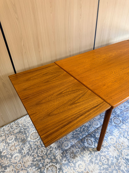 Vejle Stole Dining Table