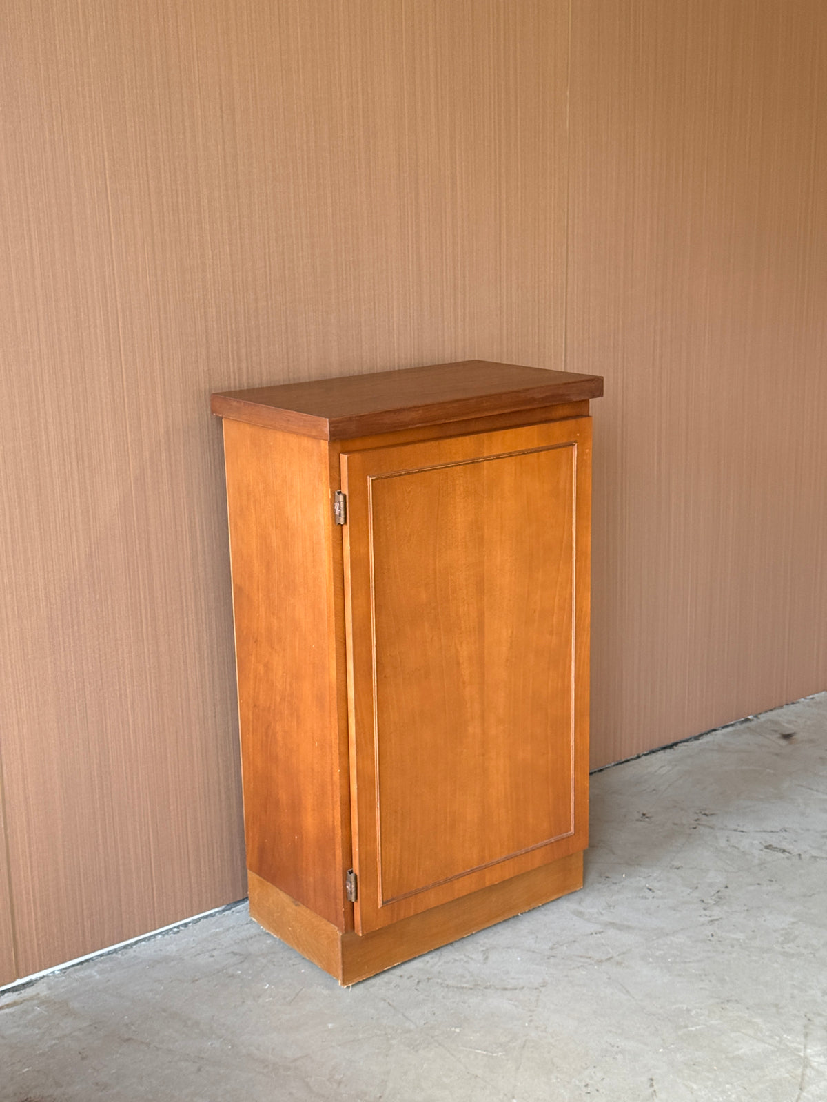 Wooden Revolving Cabinet