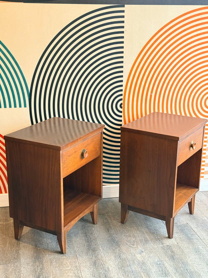 Pair of Vintage Walnut Nightstands by Knechtel
