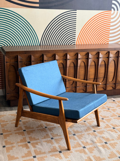 Vintage Mid Century Modern Lounge Chair