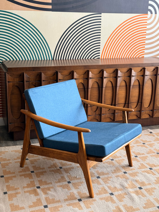Vintage Mid Century Modern Lounge Chair