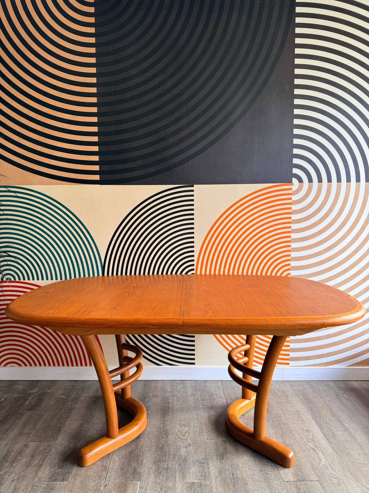 Vintage Oval Teak Dining Table with 2 Leaves