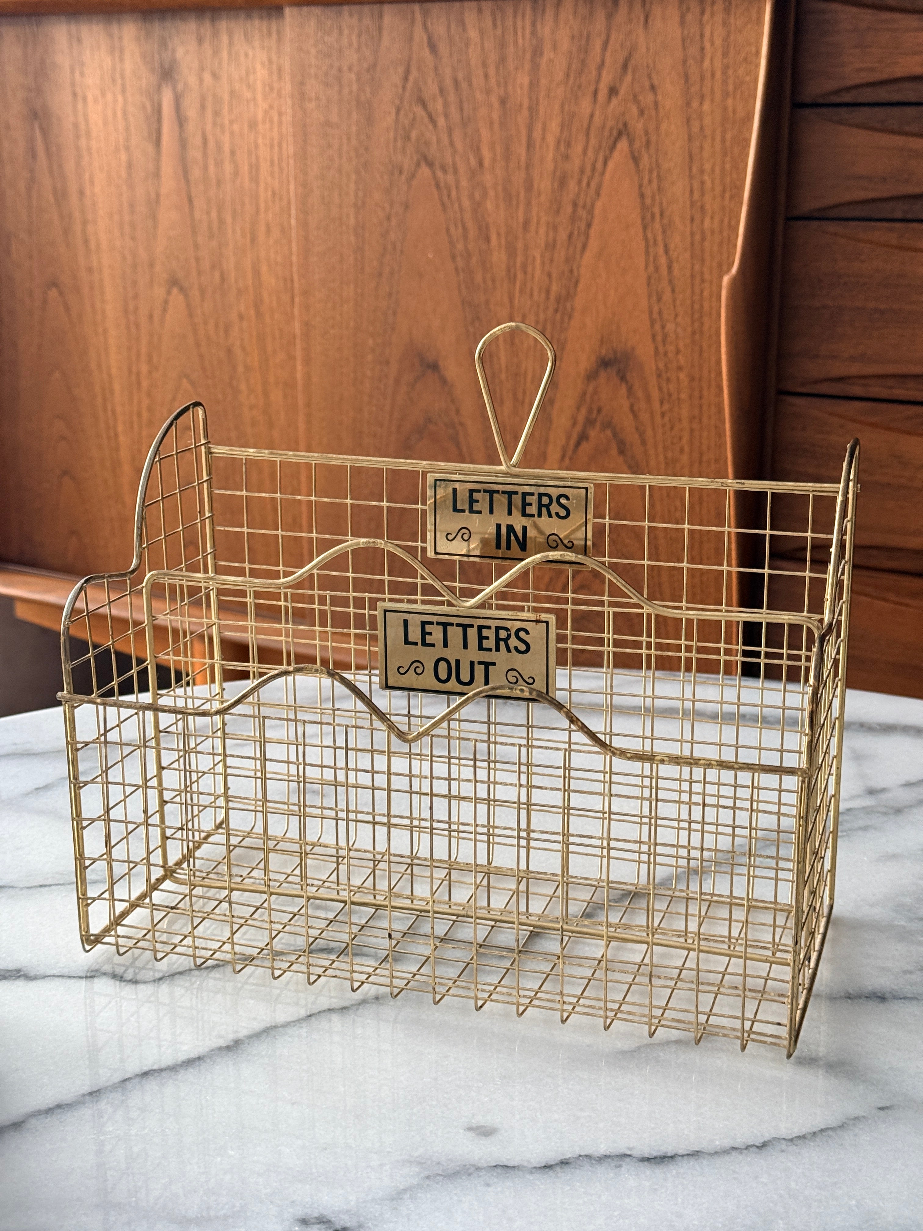 Vintage Gold Metal Wire Letter Holder – DDStudiosLoft