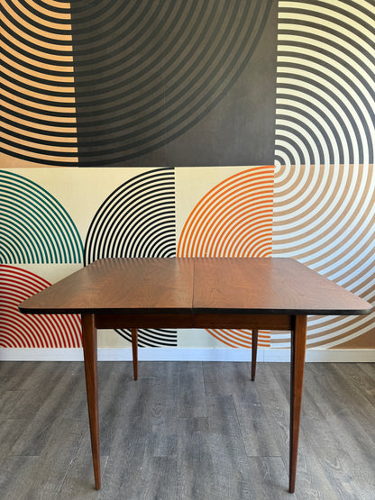 Extendable Vintage Honderich Walnut Dining Table