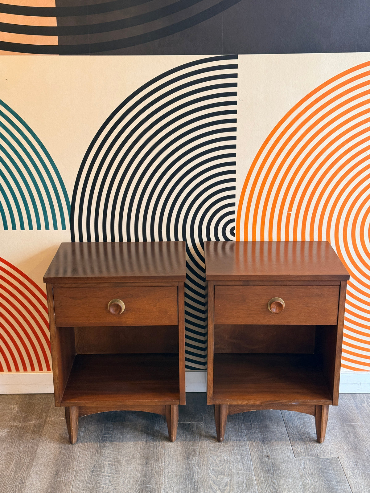Pair of Vintage Walnut Nightstands by Knechtel