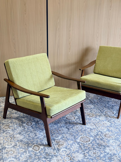 Vintage Midcentury Modern Walnut Lounge Chair