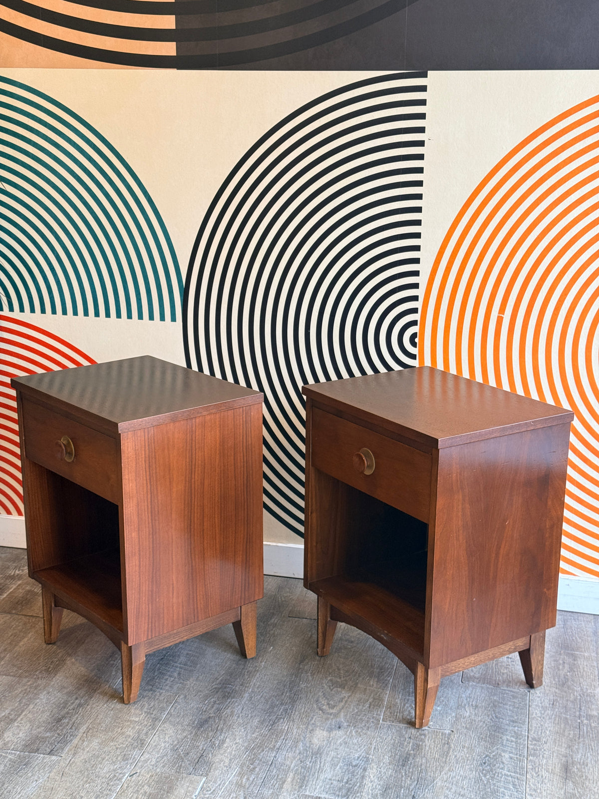 Pair of Vintage Walnut Nightstands by Knechtel