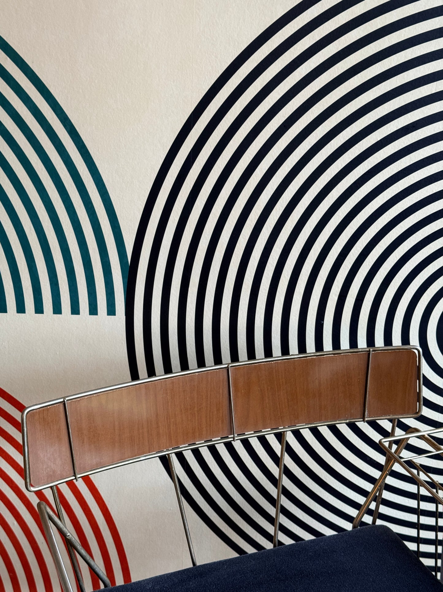 Vintage Wire Gossip Bench