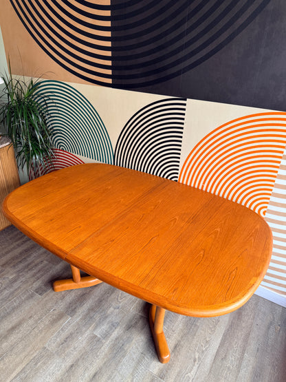 Vintage Oval Teak Dining Table with 2 Leaves