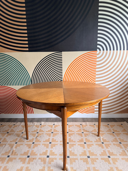 Vintage Round Dining Table with 1 Leaf