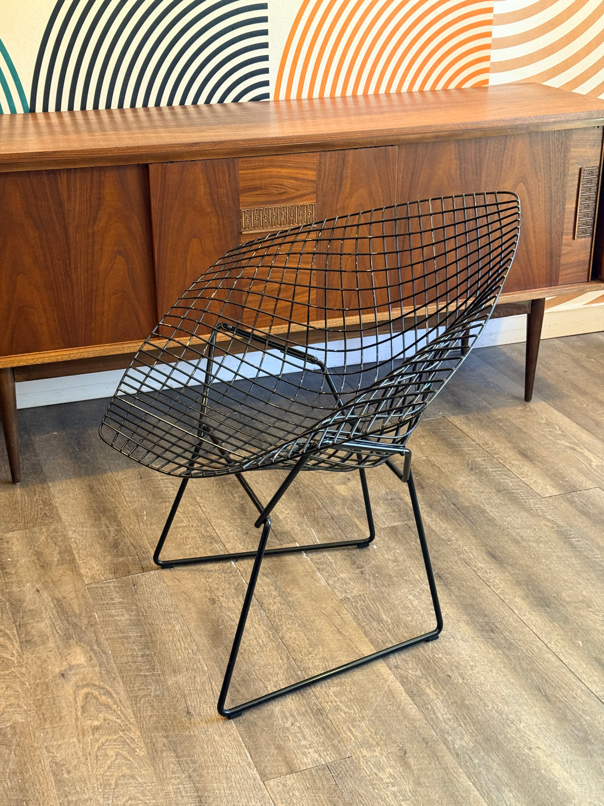 Bertoia Diamond Chair by Harry Bertoia