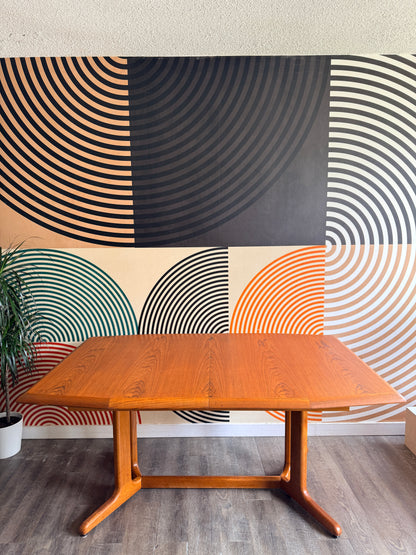 Vintage 1970s Teak Dining Table with 2 Leaves