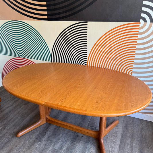 Extendable Vintage Oval Teak Dining Table