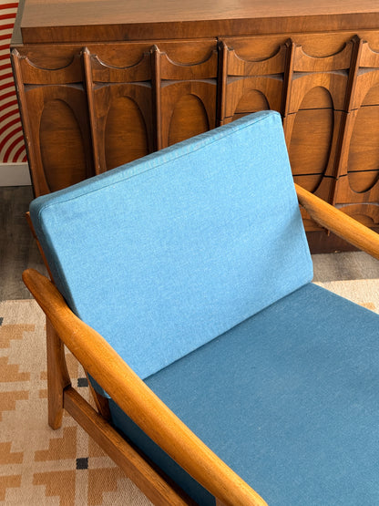 Vintage Mid Century Modern Lounge Chair