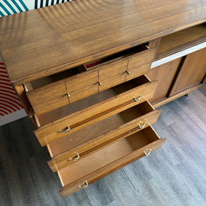 Vintage Oak Sideboard by Victoriaville Furniture