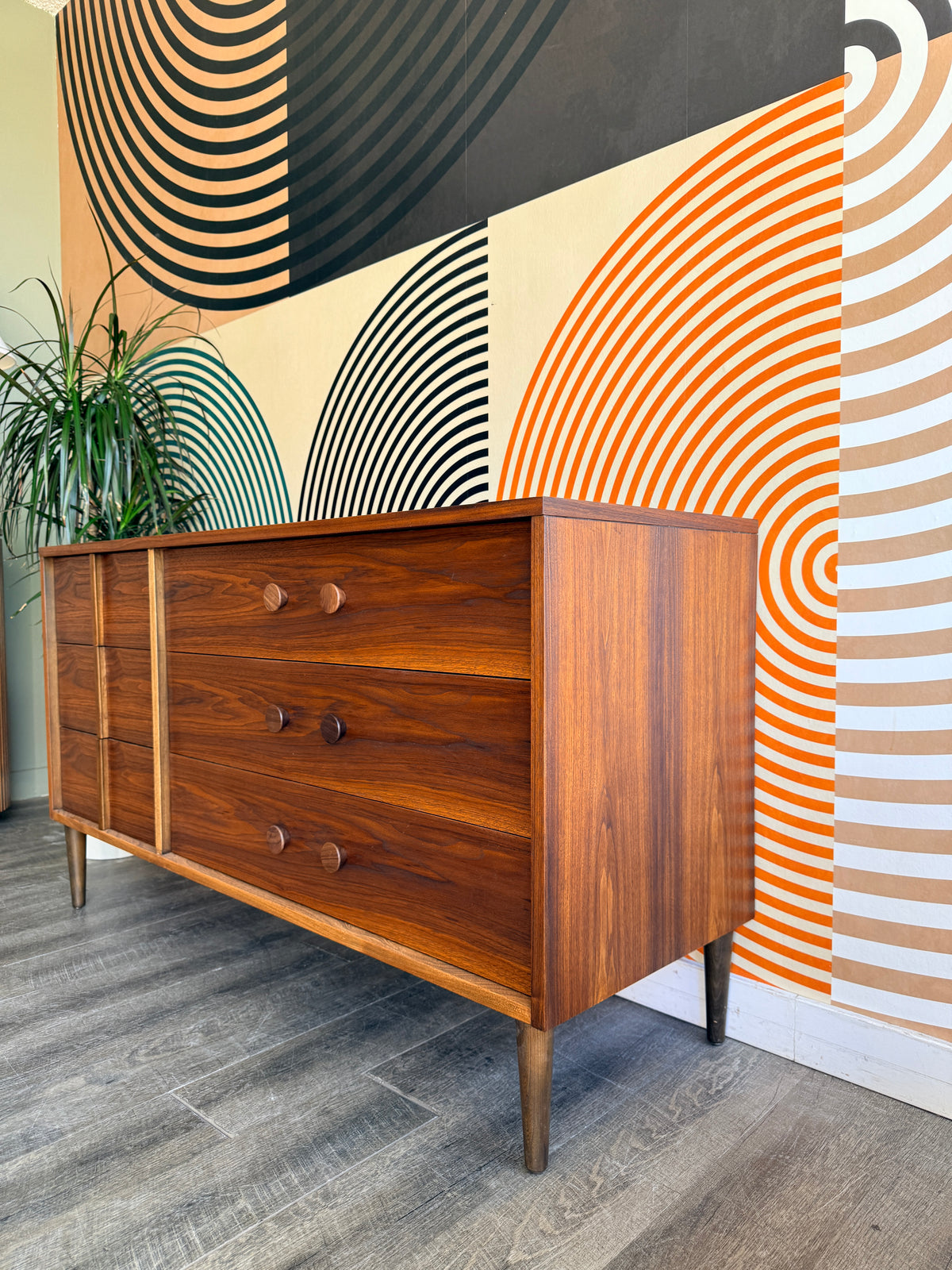 Vintage Walnut 6 Drawer Dresser by Deilcraft