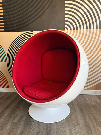 Ball Chair (Replica)