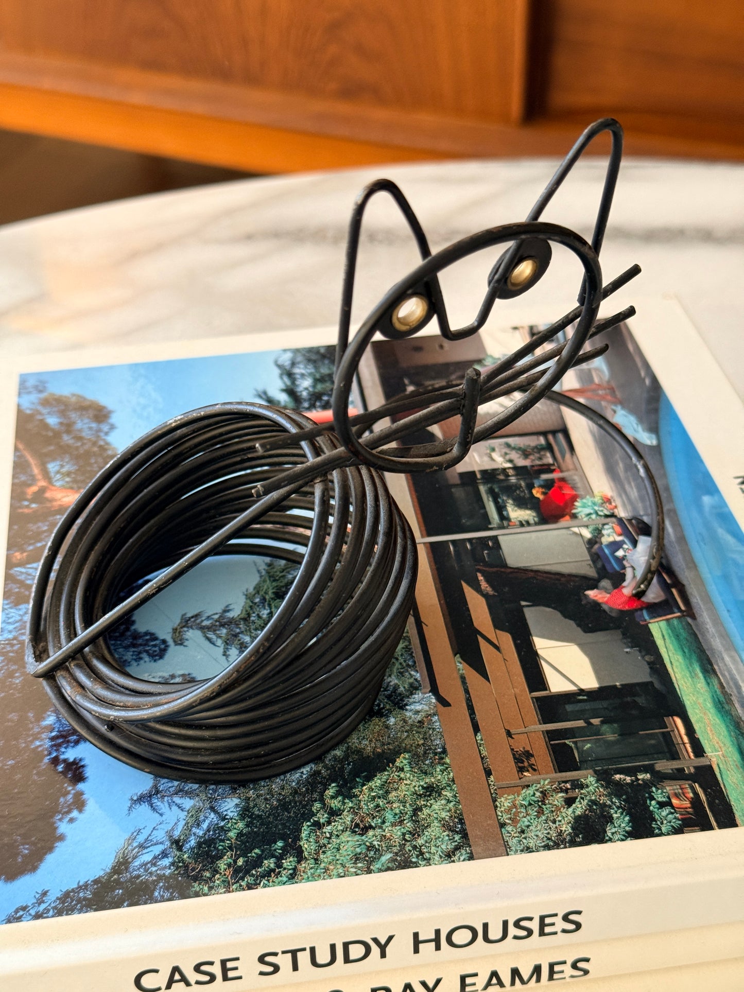 Vintage Coiled Black Wire Cat Letter Holder/Card Holder