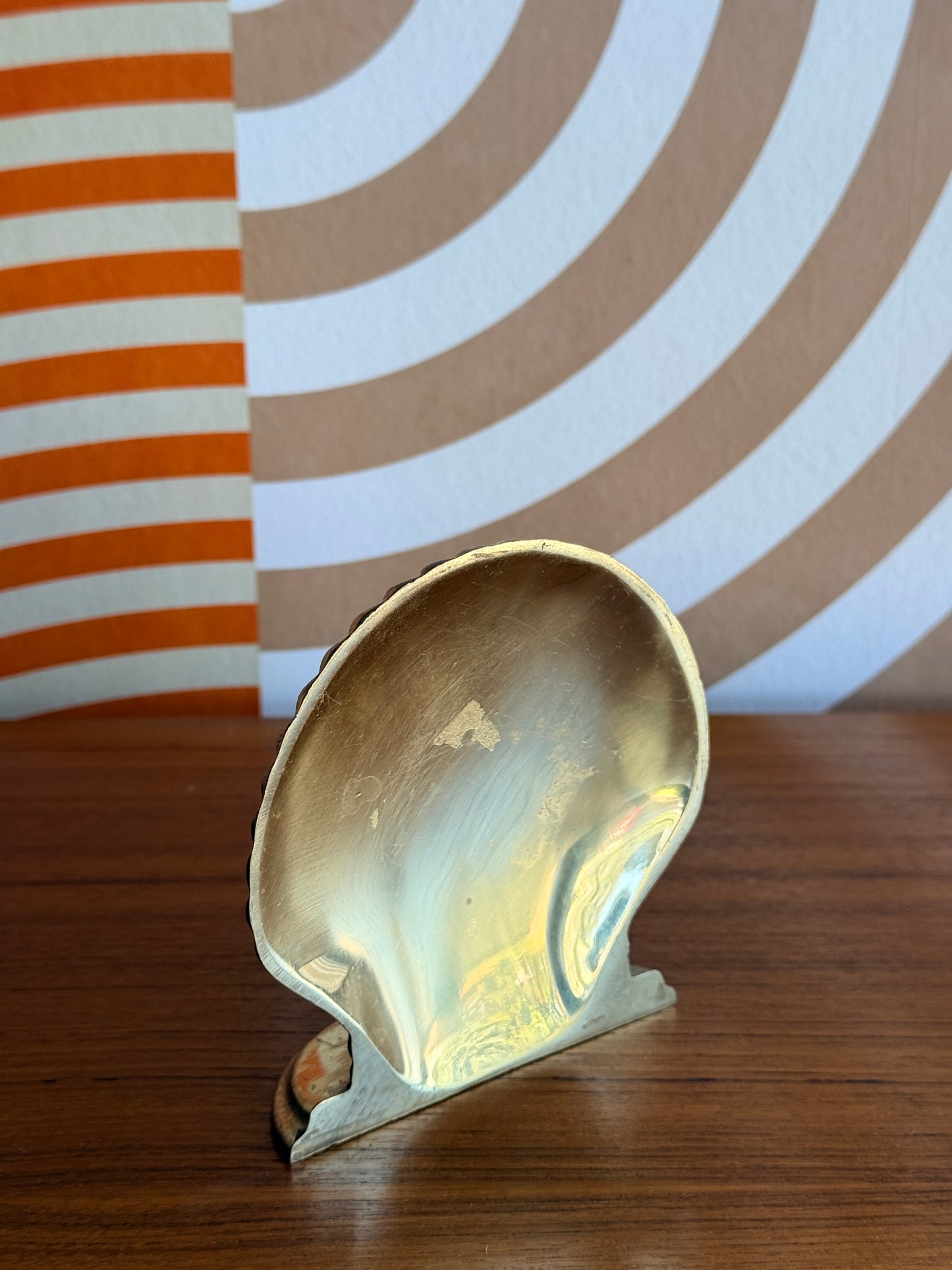 Single Brass Clam Shell Bookend