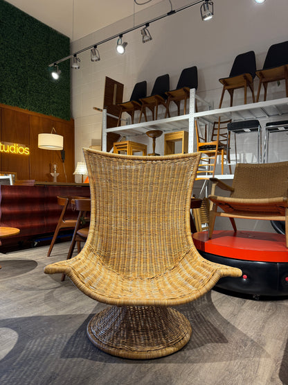 Contemporary Swivel Wicker Chair