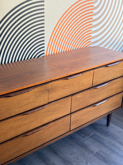 Vintage 7 Drawer Walnut Dresser by Victoriaville