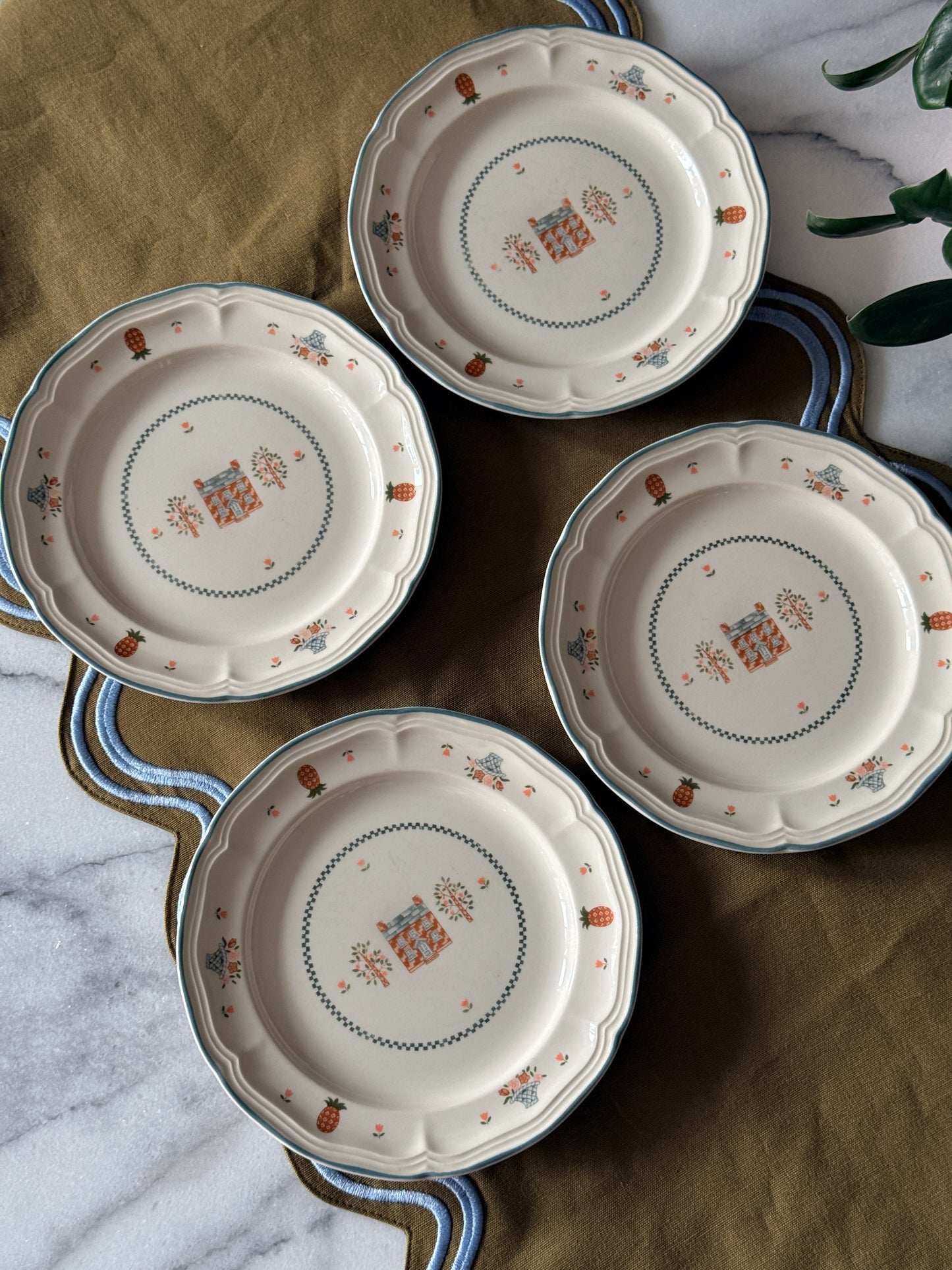 Set of 4 Vintage Cottage Stoneware Plates 7.5”