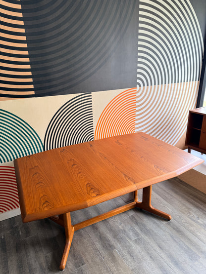 Vintage 1970s Teak Dining Table with 2 Leaves