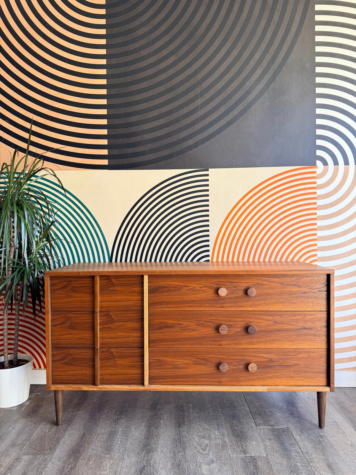 Vintage Walnut 6 Drawer Dresser by Deilcraft