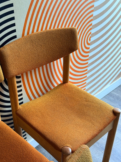 Midcentury Modern Set of 4 Oak Chairs