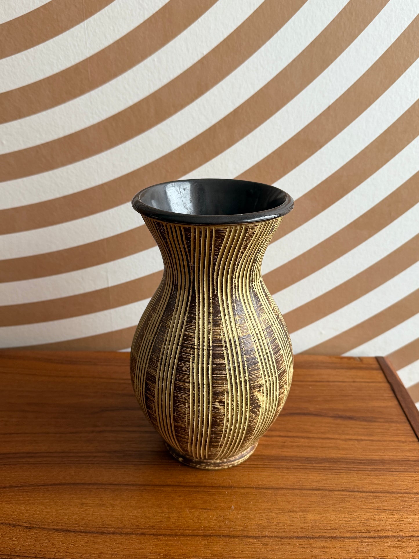 Vintage West German 216-25 Vase