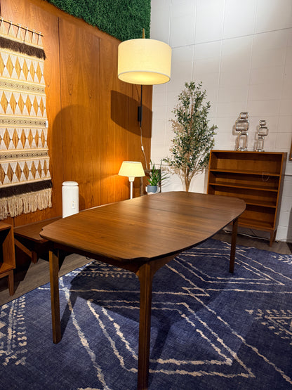 Vintage Walnut Dining Table with 2 Leaves