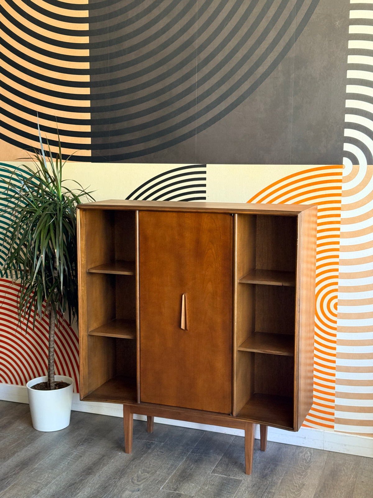 Vintage Mid-Century Deilcraft Walnut Display Cabinet