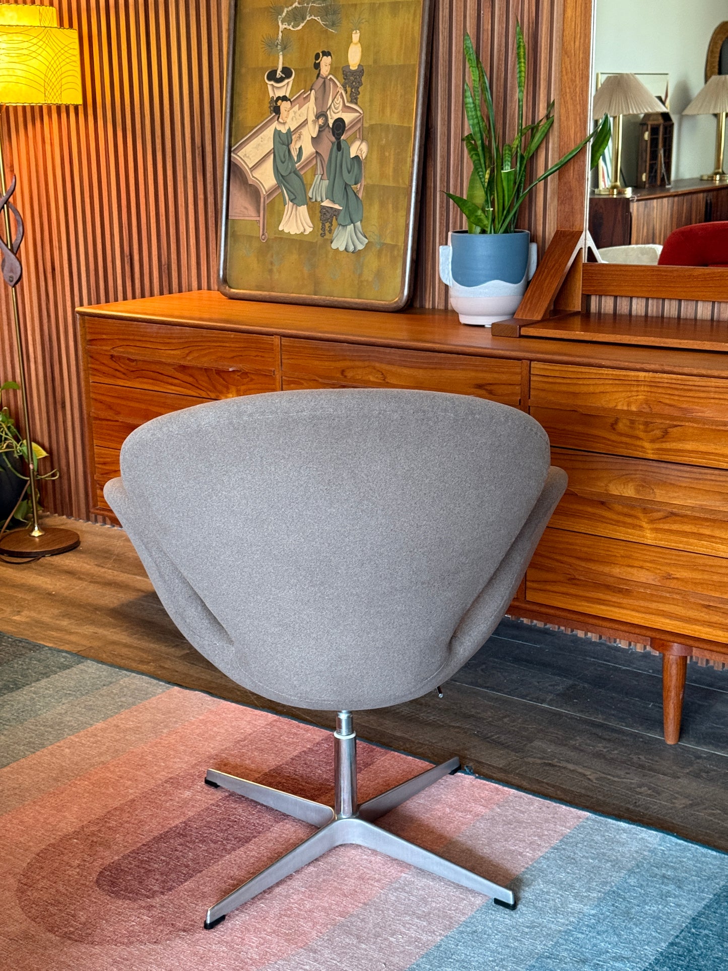 Vintage “Swan” Chair by Fritz Hansen