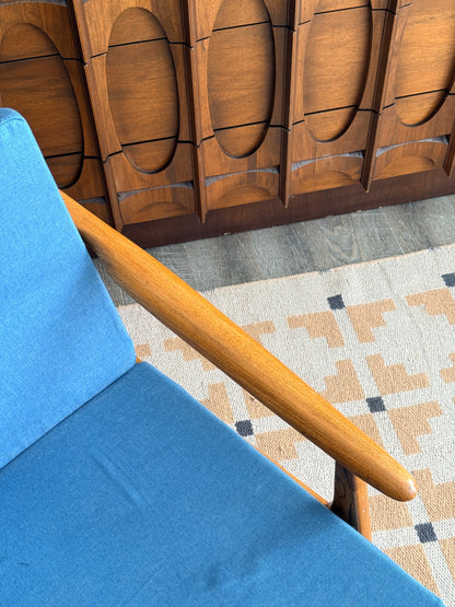 Vintage Mid Century Modern Lounge Chair