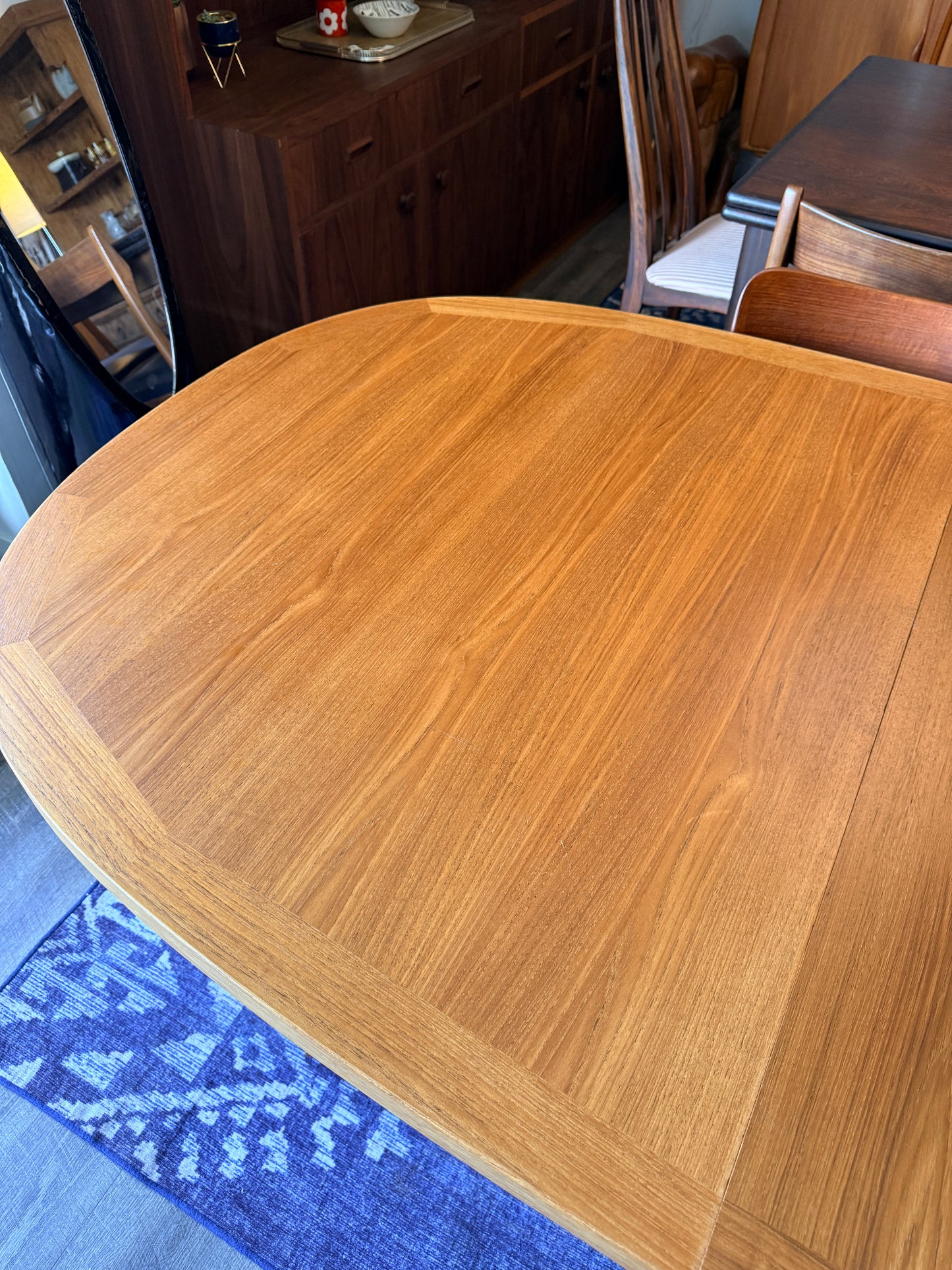 Extendable Teak Dining Table with 2 Leaves