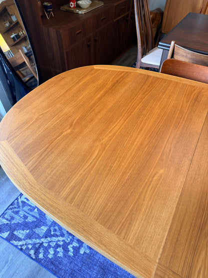 Extendable Teak Dining Table with 2 Leaves