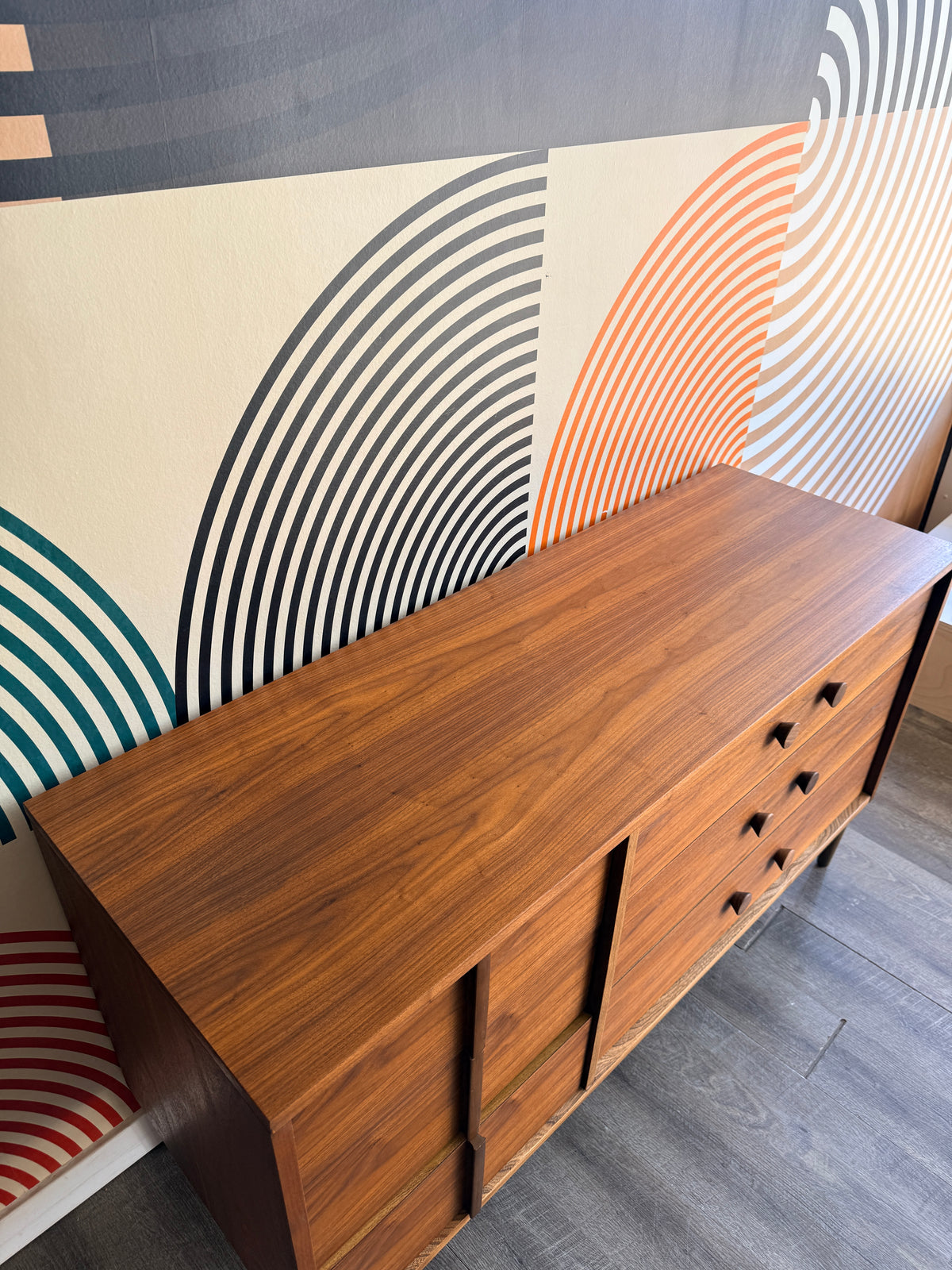 Vintage Walnut 6 Drawer Dresser by Deilcraft