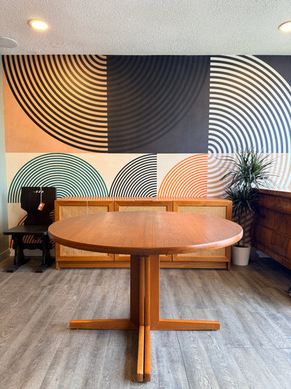 Extendable Round Teak Dining Table by H.Sigh and Sons Mobelfabrik with 2 Leaves