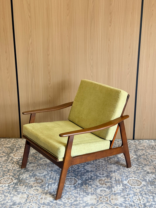 Vintage Midcentury Modern Walnut Lounge Chair