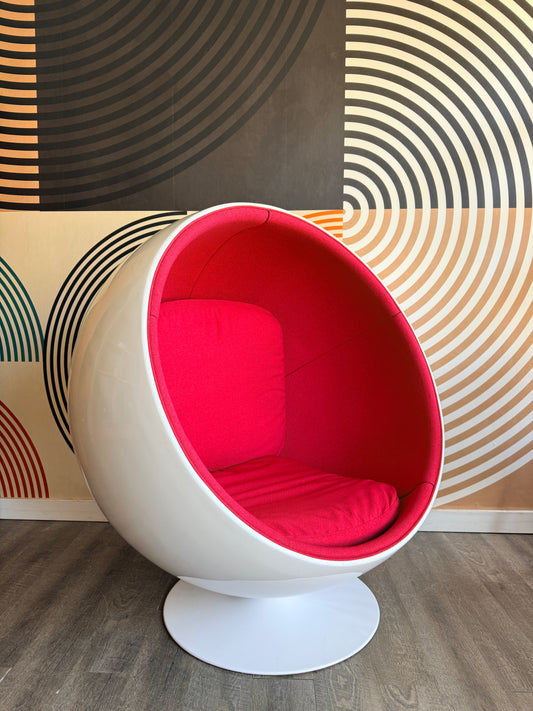 Ball Chair (Replica)